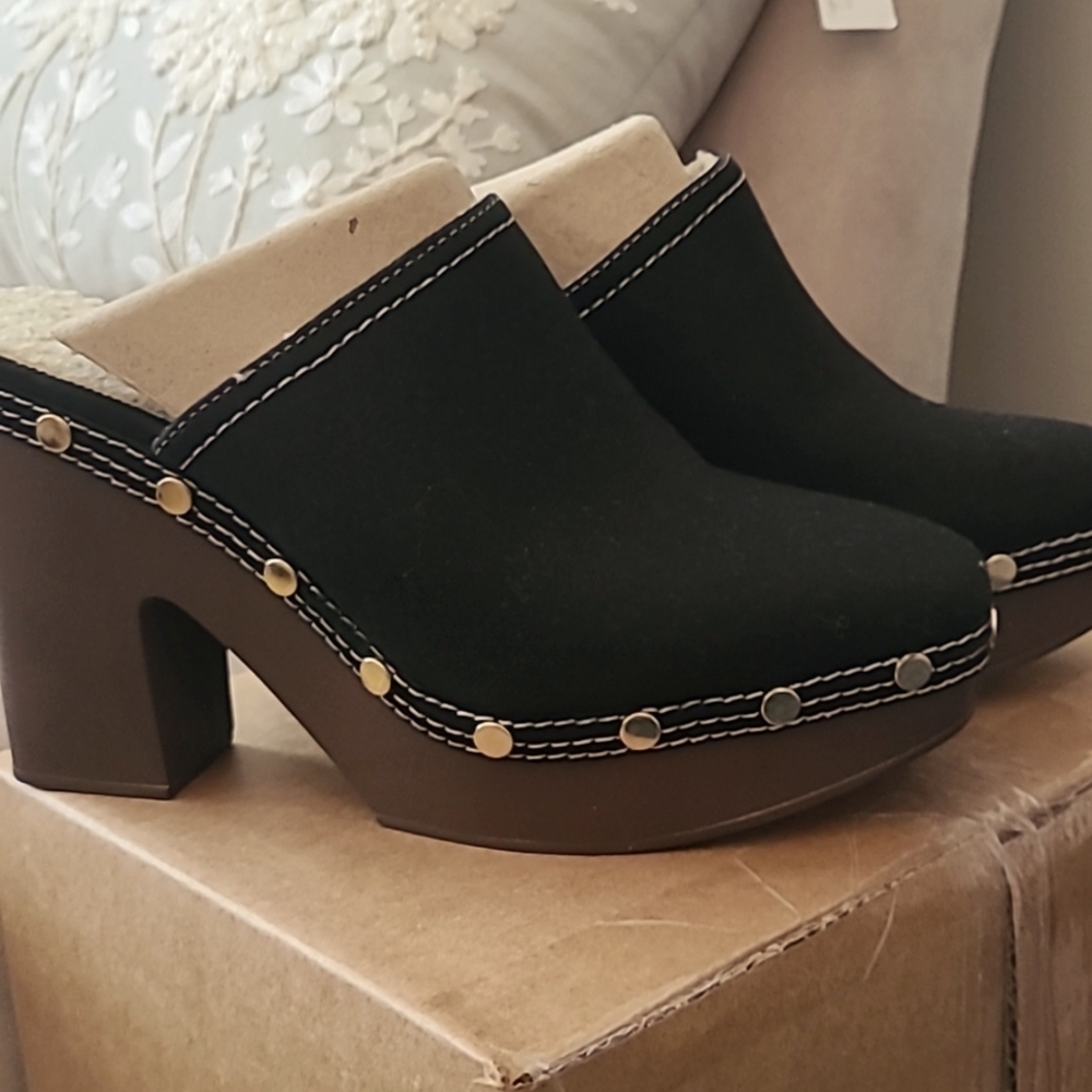 Crown and Ivy Black Faux Suede Mules/ Clogs Sz 8
